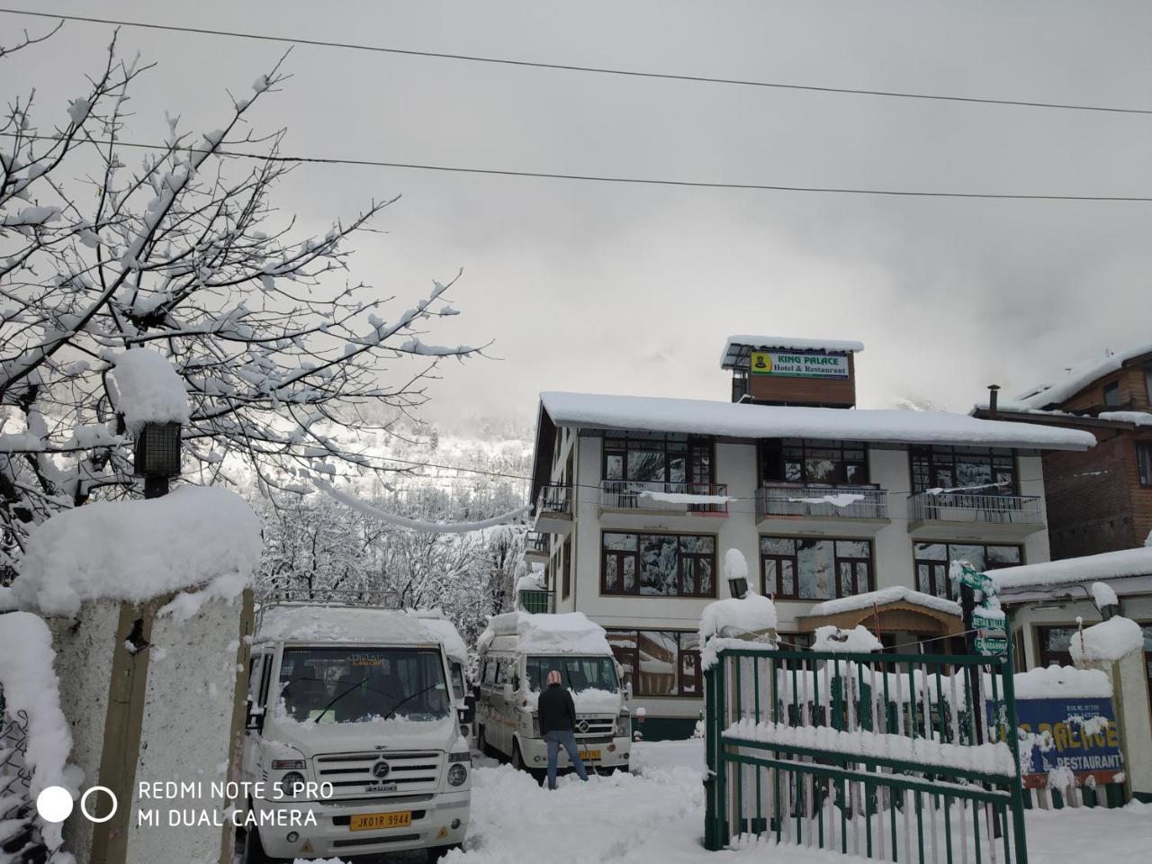 Hotel King Palace Pahalgām Esterno foto